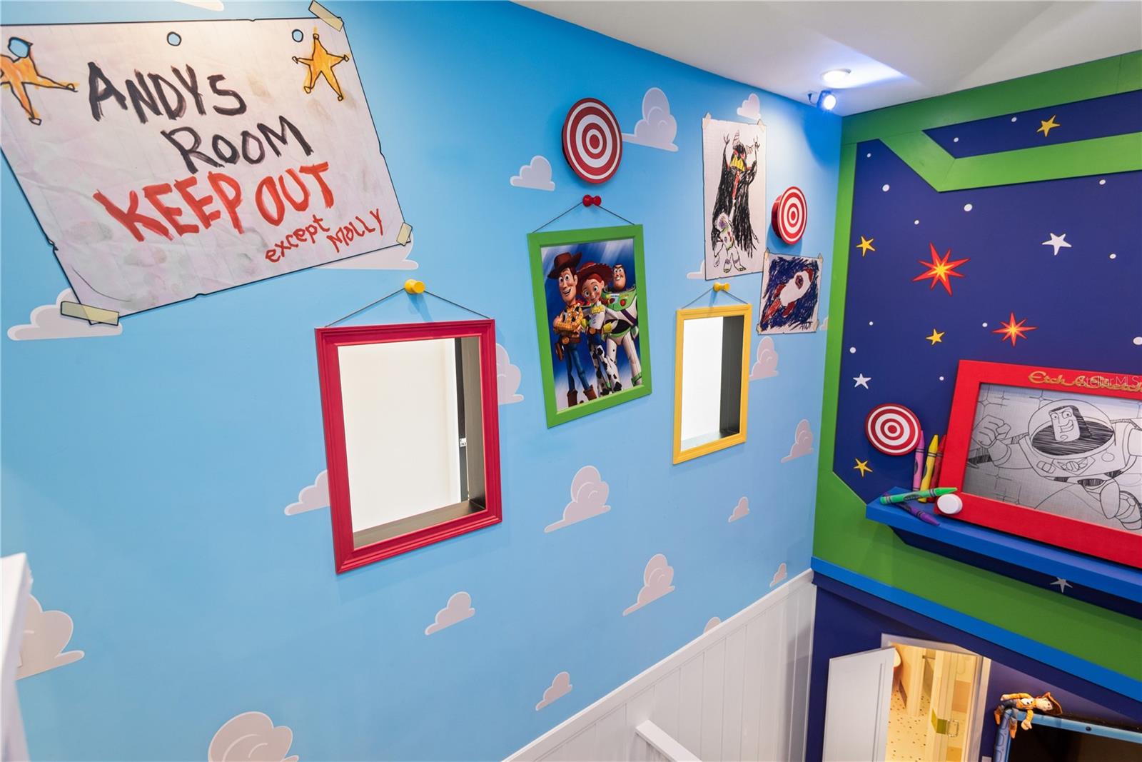 REUNION WEST VLGS NORTH - Residential