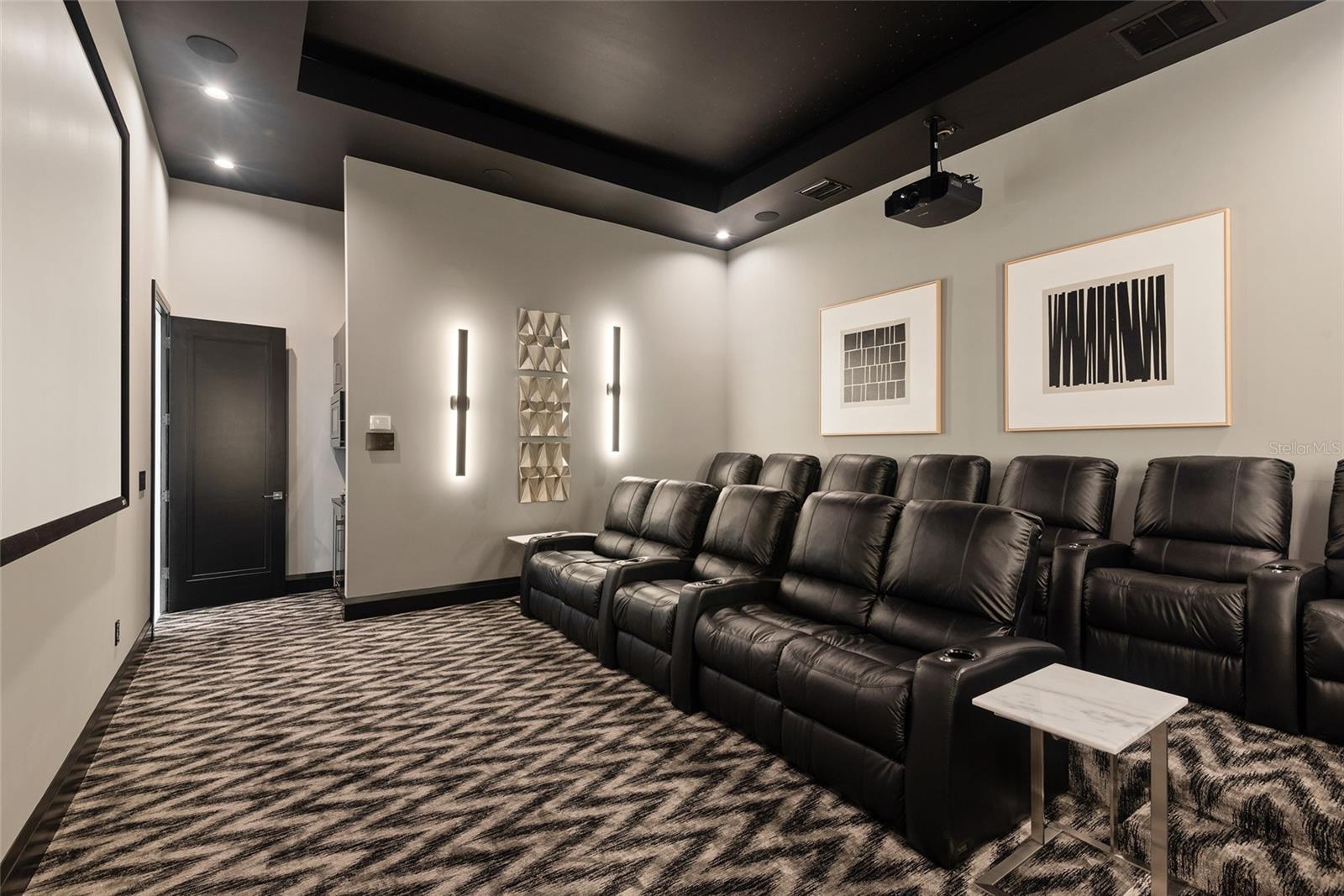 REUNION WEST VLGS NORTH - Residential