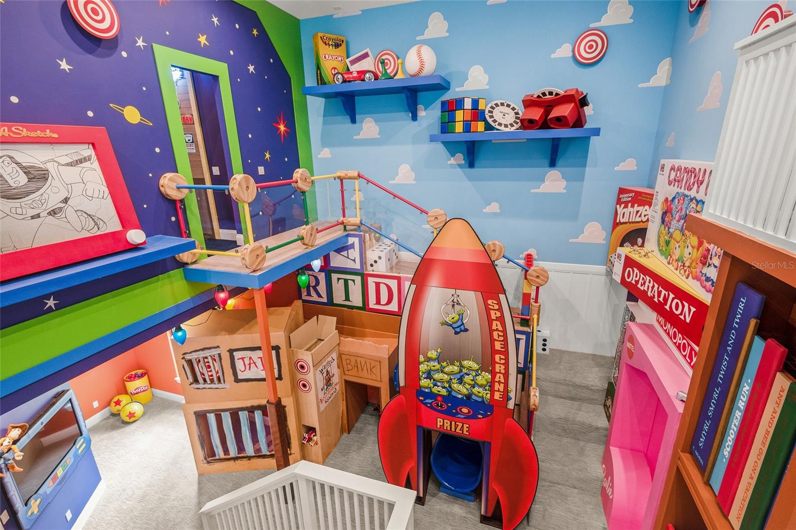 REUNION WEST VLGS NORTH - Residential