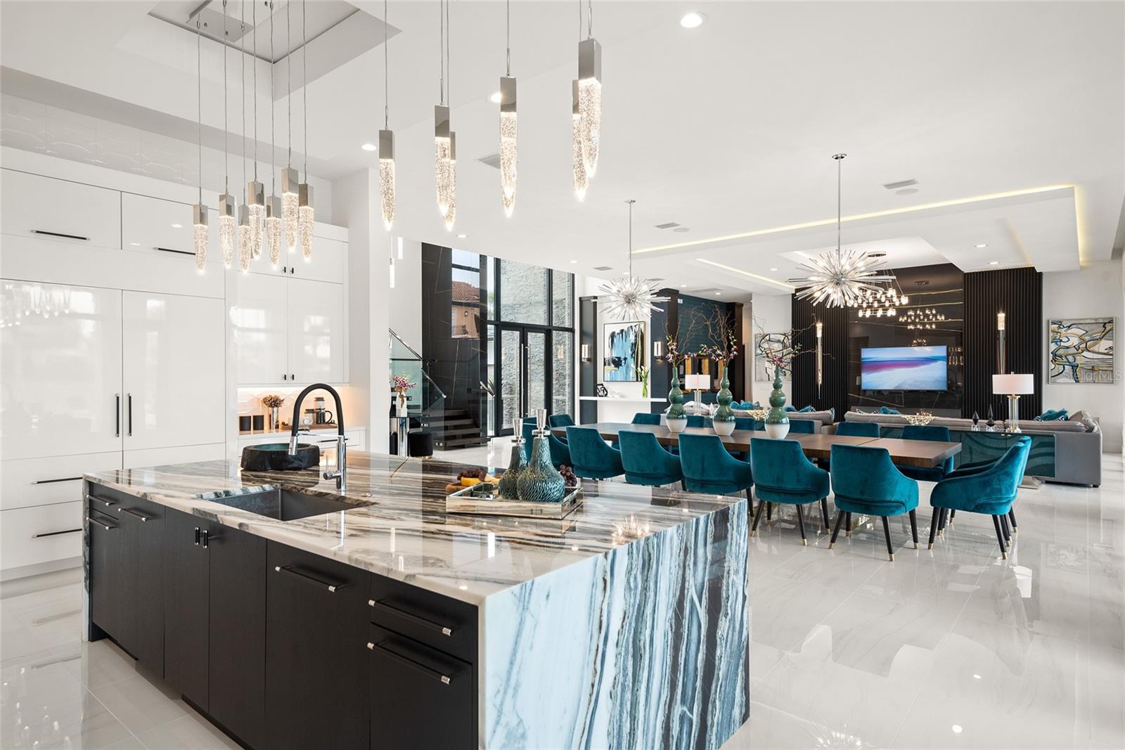 REUNION WEST VLGS NORTH - Residential