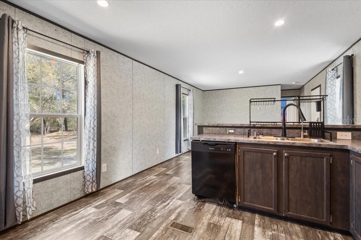 OAK RIDGE ESTATES - Residential