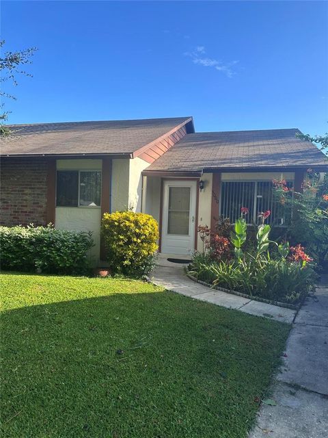 Photo of 5000 Dover Circle, Orlando, FL 32807 (MLS # O6334646)