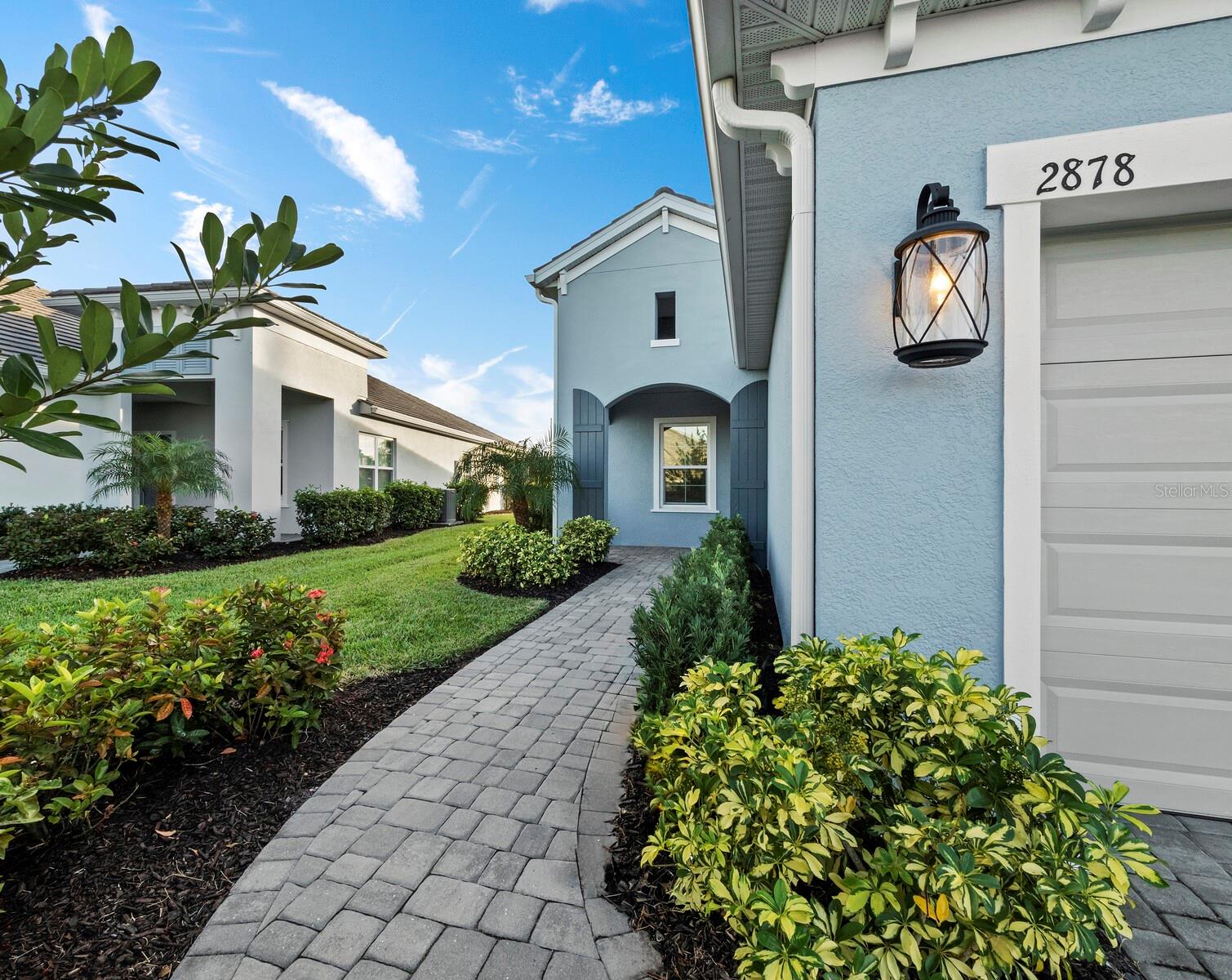 2878 BUTTERFLY JASMINE TRAIL