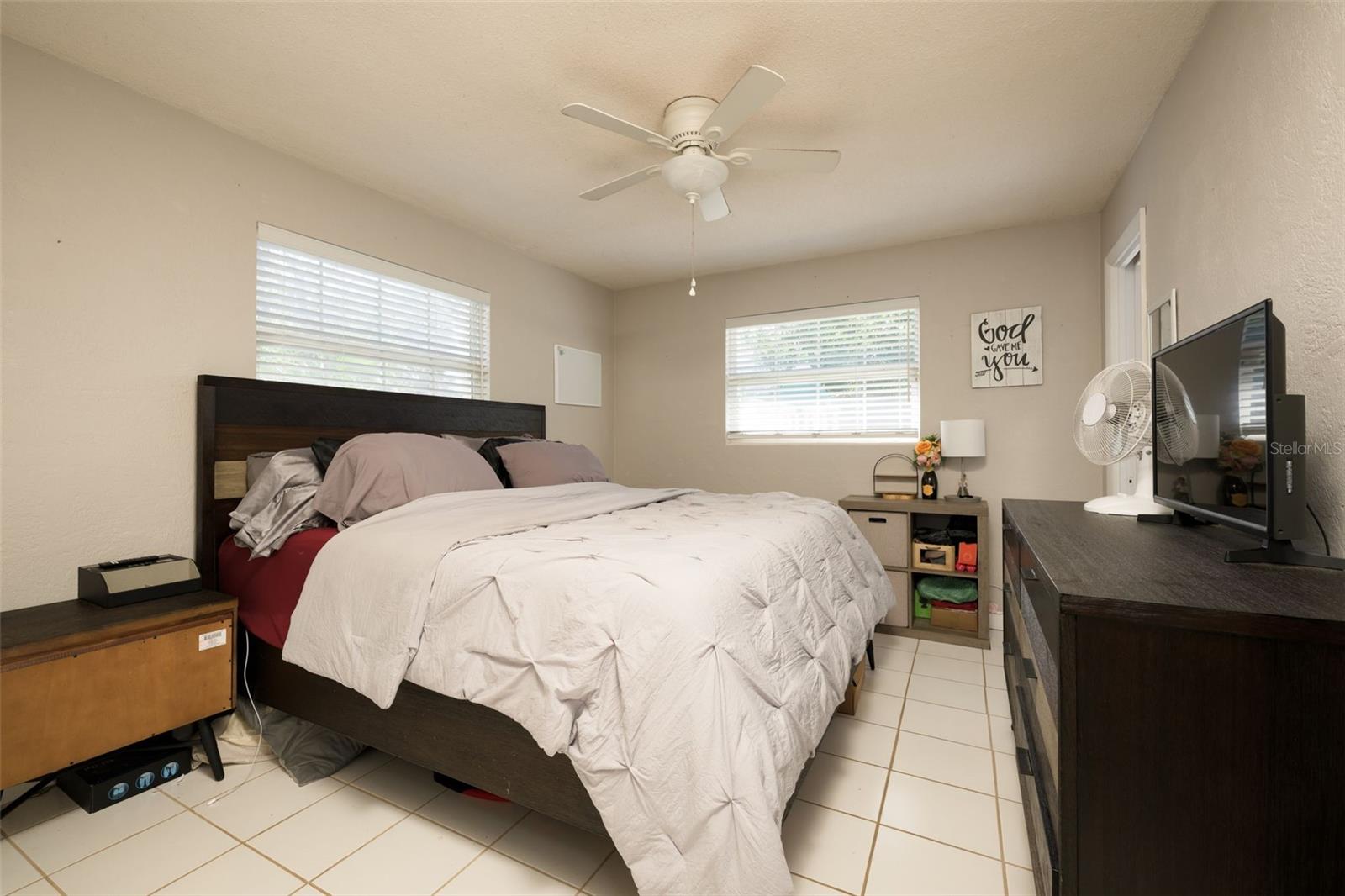 CAPRI MANOR - Residential