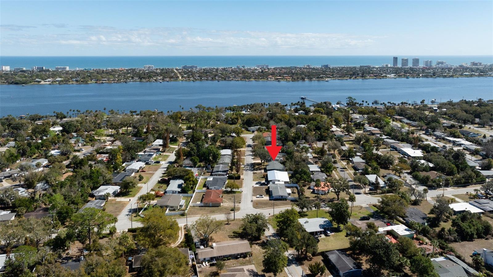 CAPRI MANOR - Residential