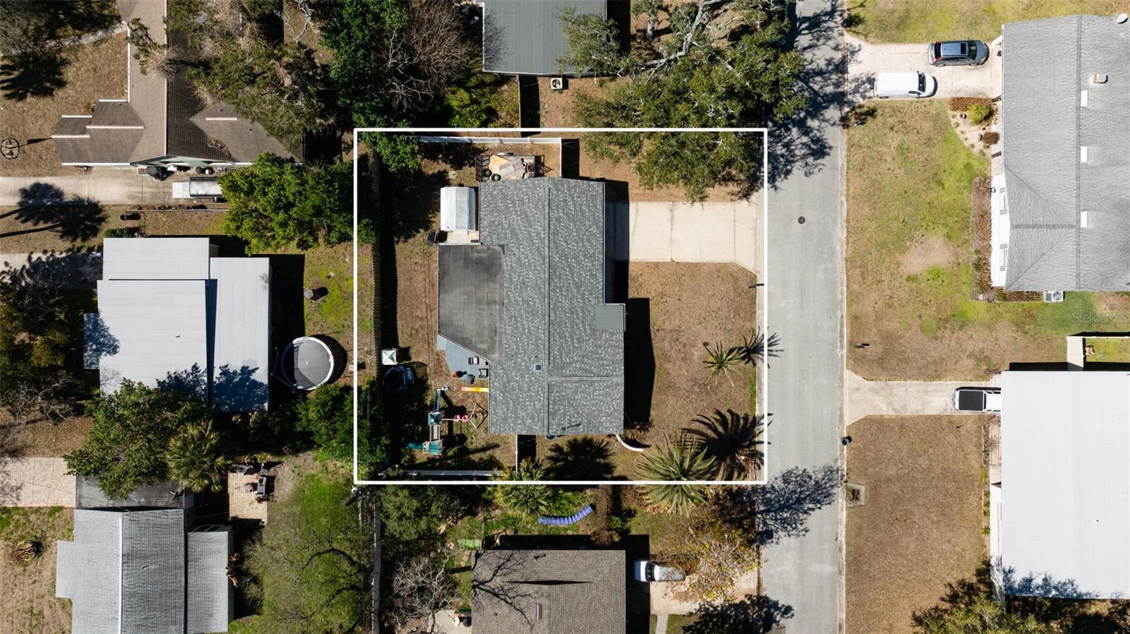 CAPRI MANOR - Residential