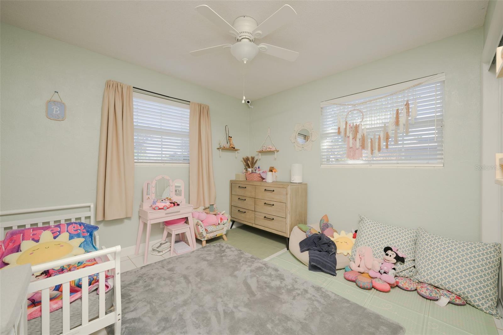 CAPRI MANOR - Residential