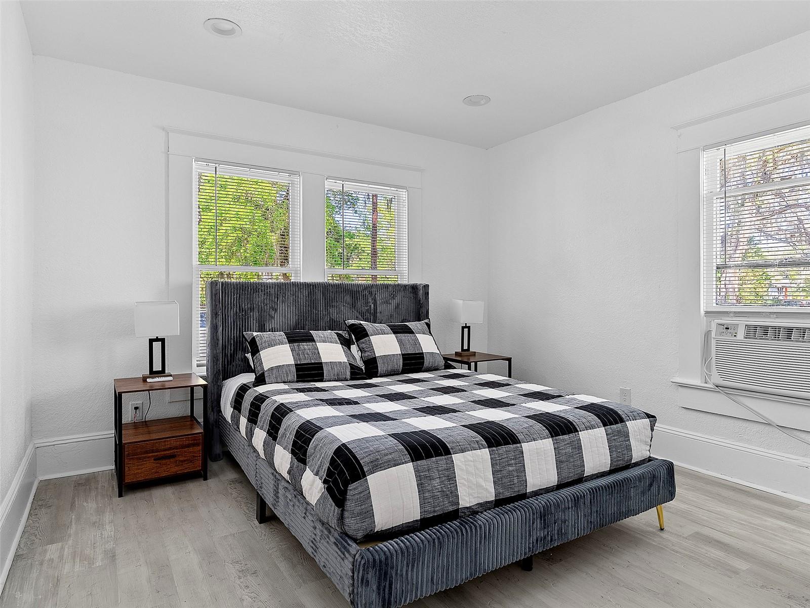 BEG 138 FT E OF SE COR BROADWAY & HARWOOD RUN E 62 - Residential Lease