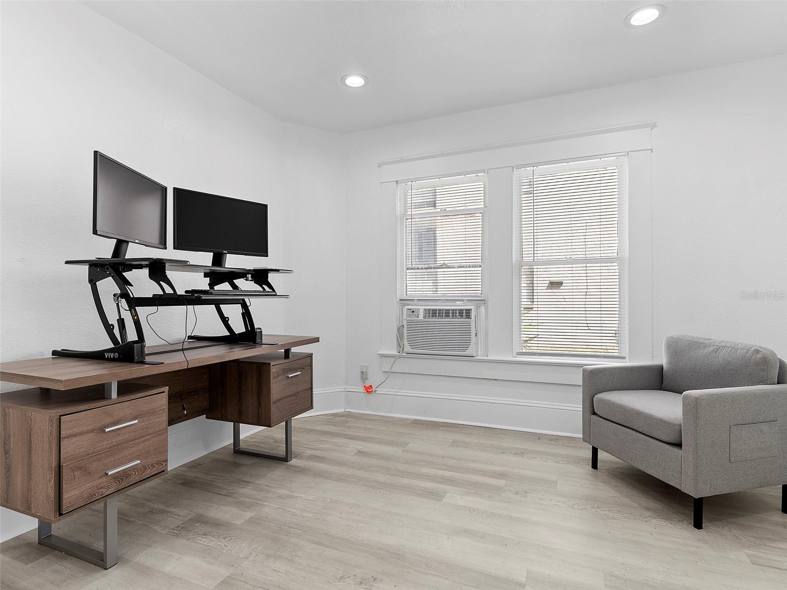 BEG 138 FT E OF SE COR BROADWAY & HARWOOD RUN E 62 - Residential Lease