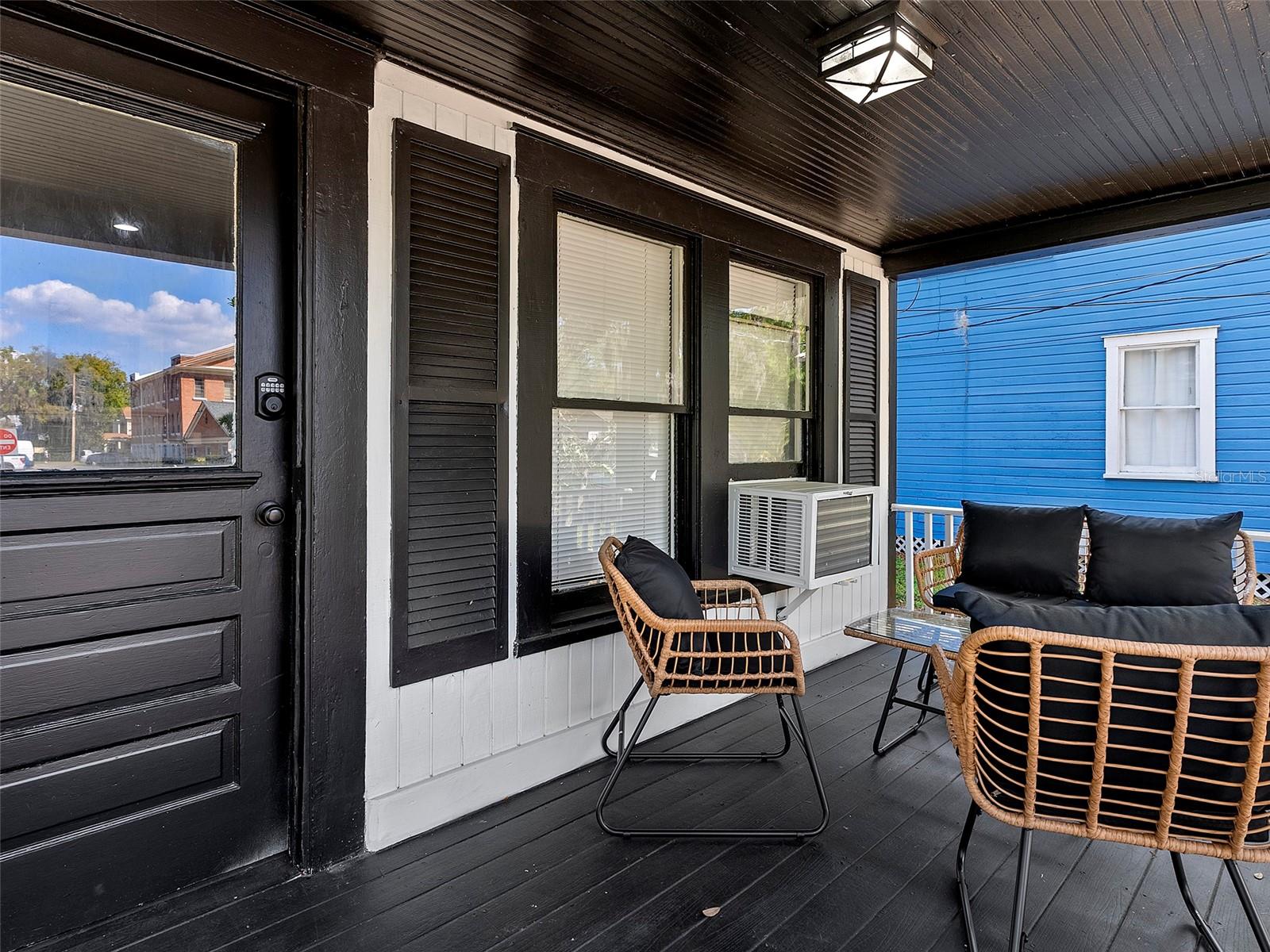 BEG 138 FT E OF SE COR BROADWAY & HARWOOD RUN E 62 - Residential Lease