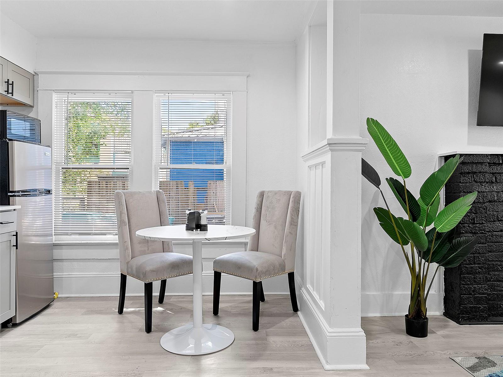 BEG 138 FT E OF SE COR BROADWAY & HARWOOD RUN E 62 - Residential Lease