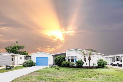 Photo of 24927 Pine Hill, Leesburg, FL 34748 (MLS # O6402580)