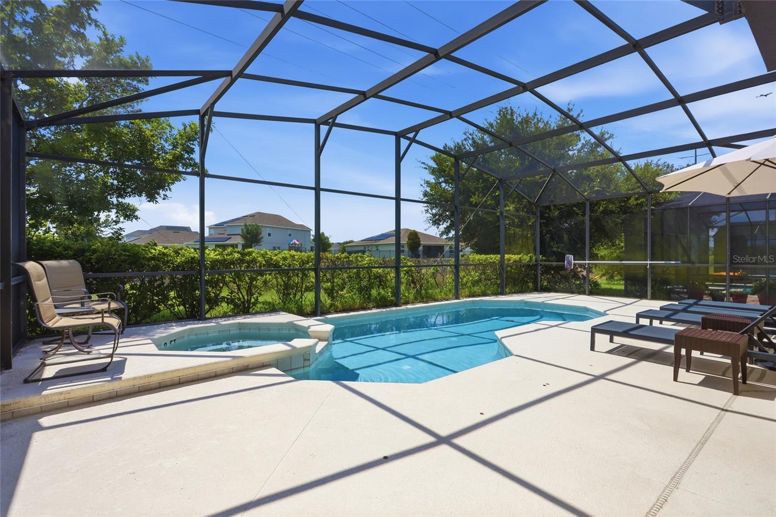2275 VICTORIA DRIVE