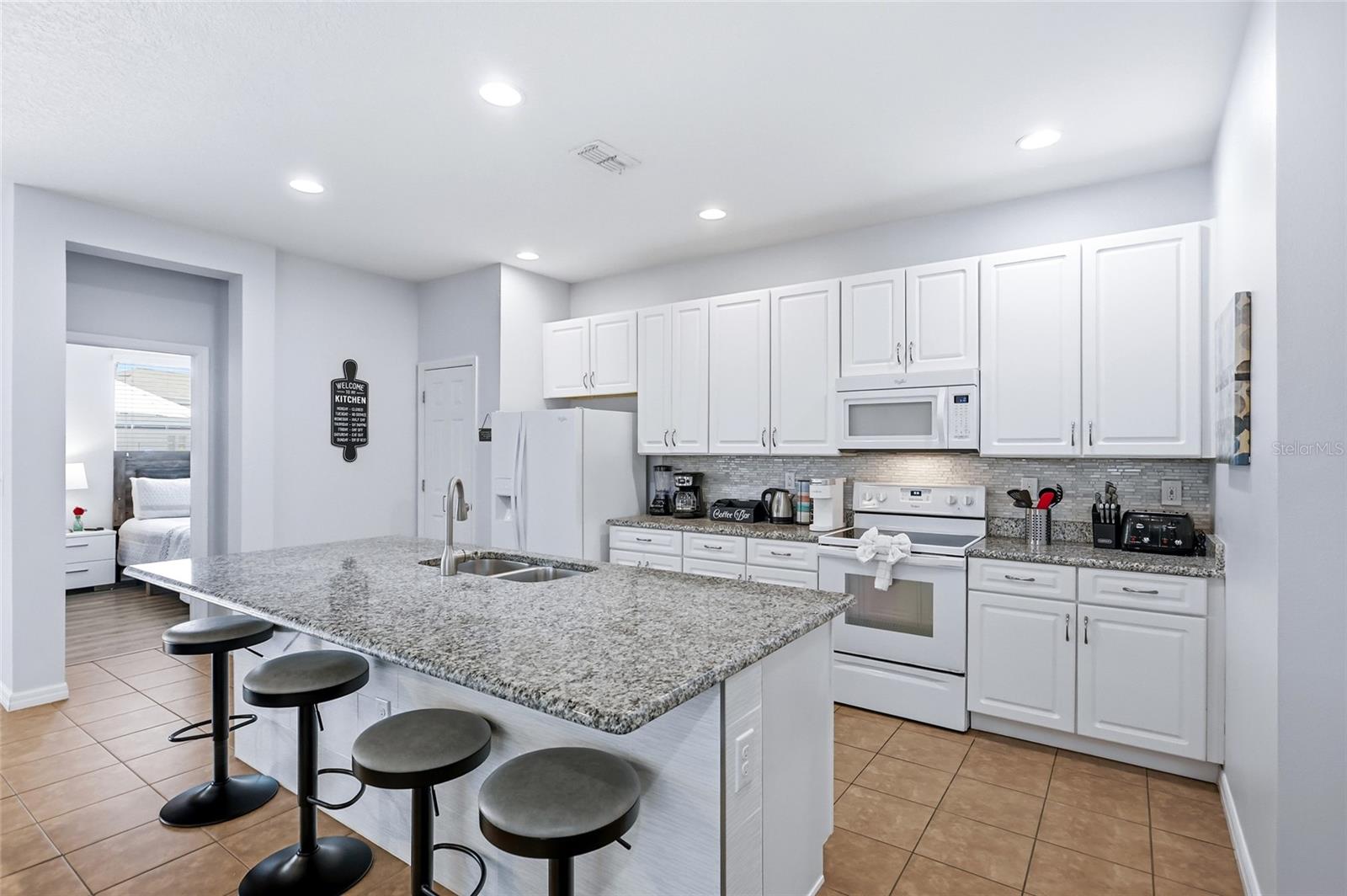 2275 VICTORIA DRIVE