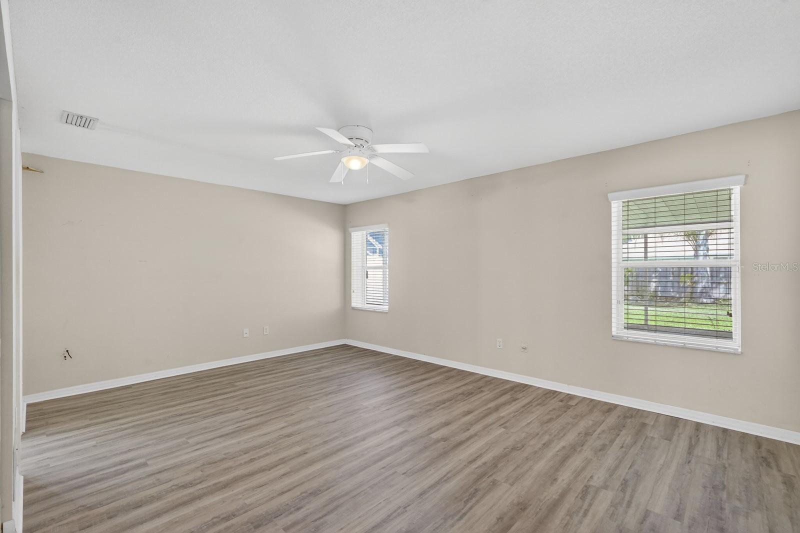 PINE LAKES - Residential