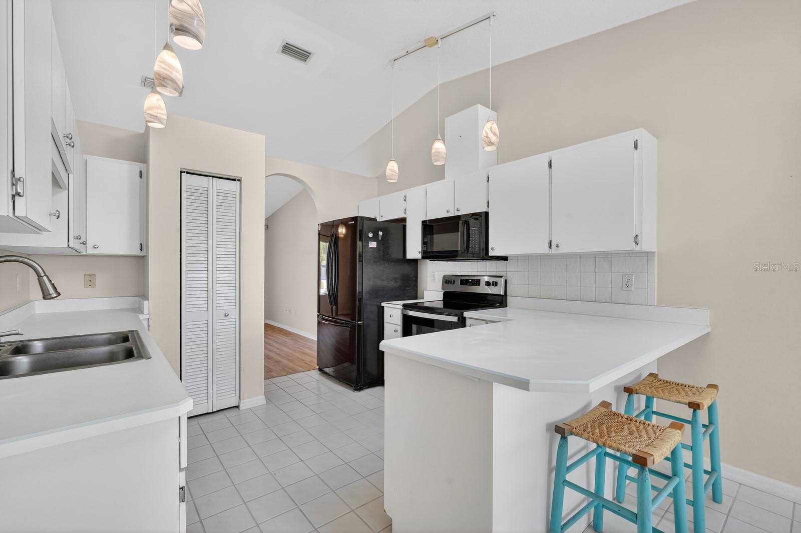 PINE LAKES - Residential