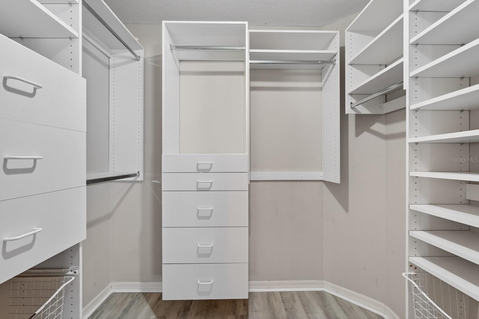 PINE LAKES - Residential