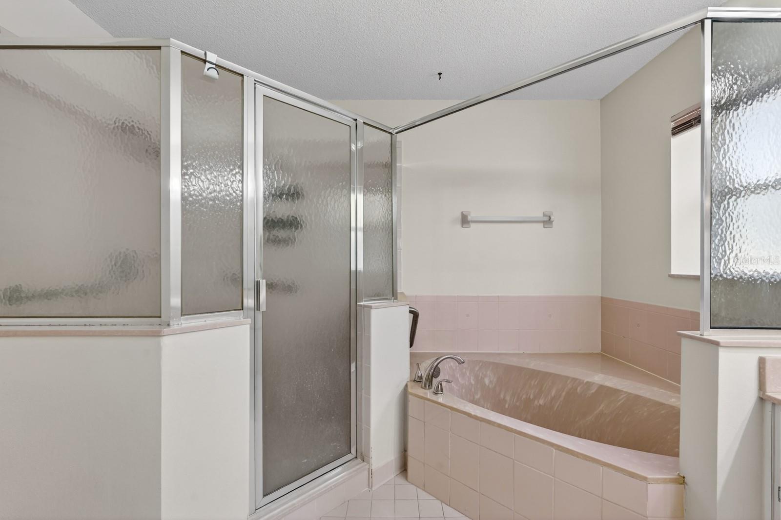 PINE LAKES - Residential