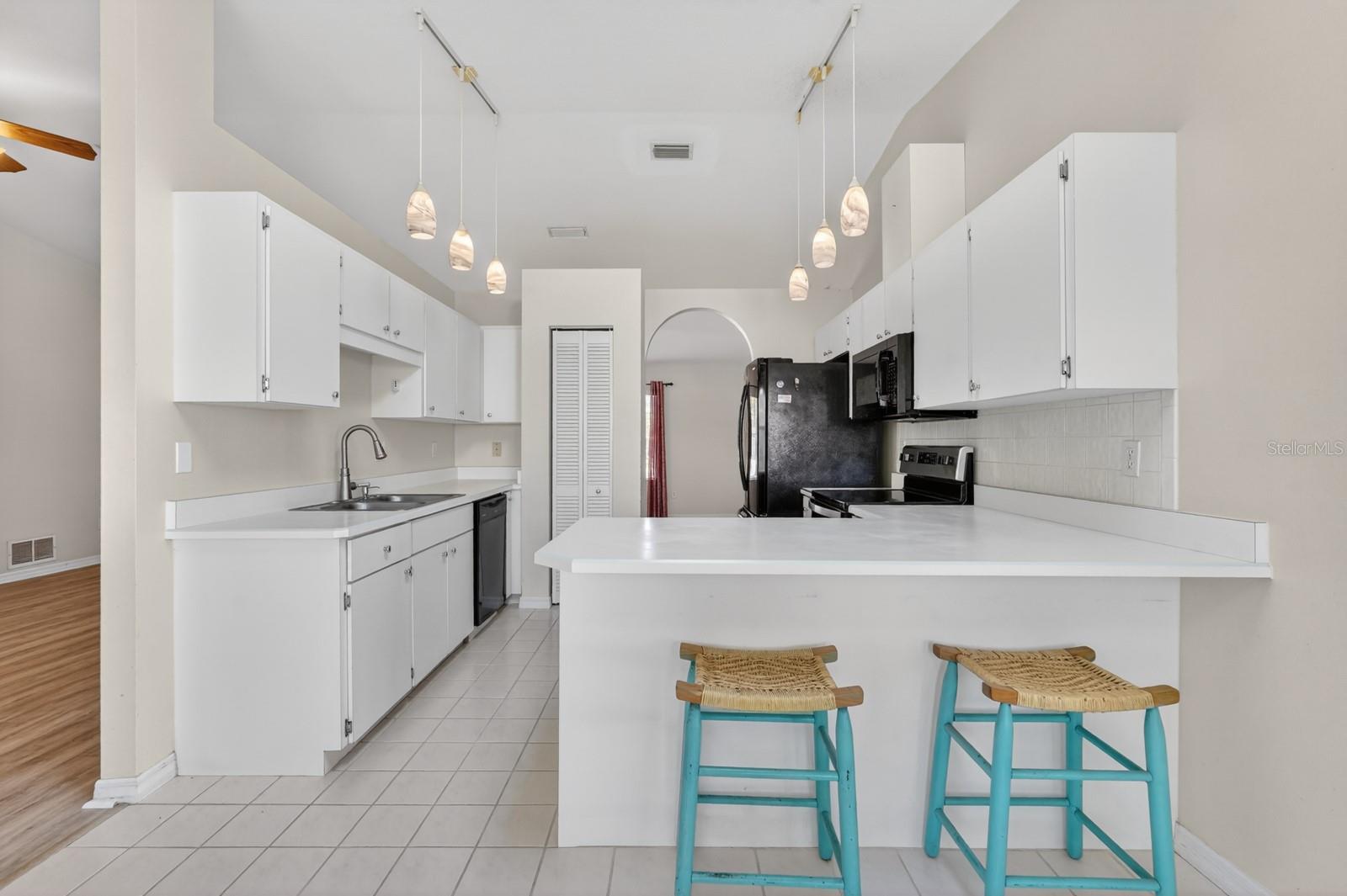 PINE LAKES - Residential