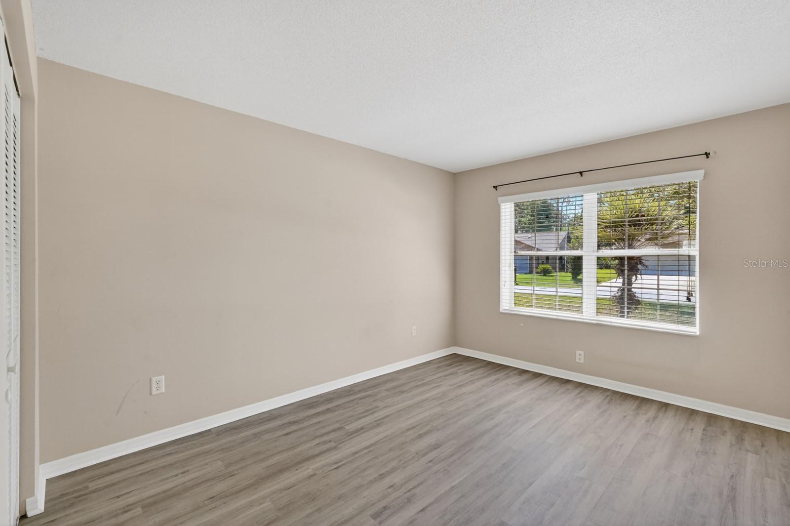 PINE LAKES - Residential