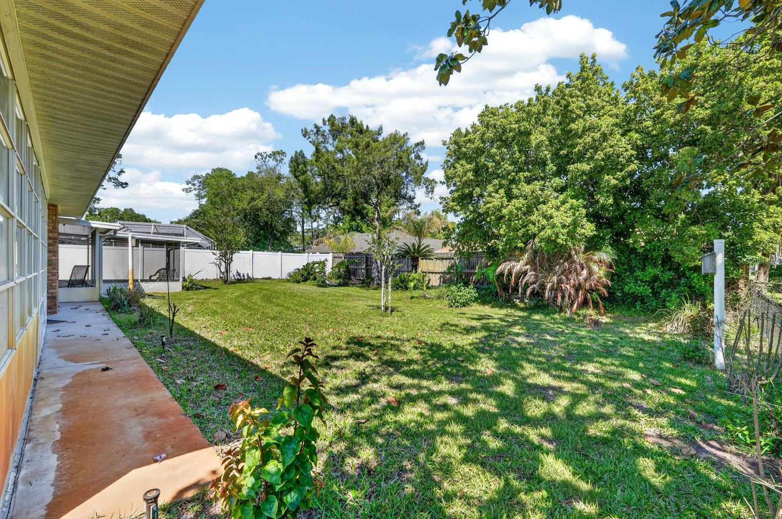 PINE LAKES - Residential