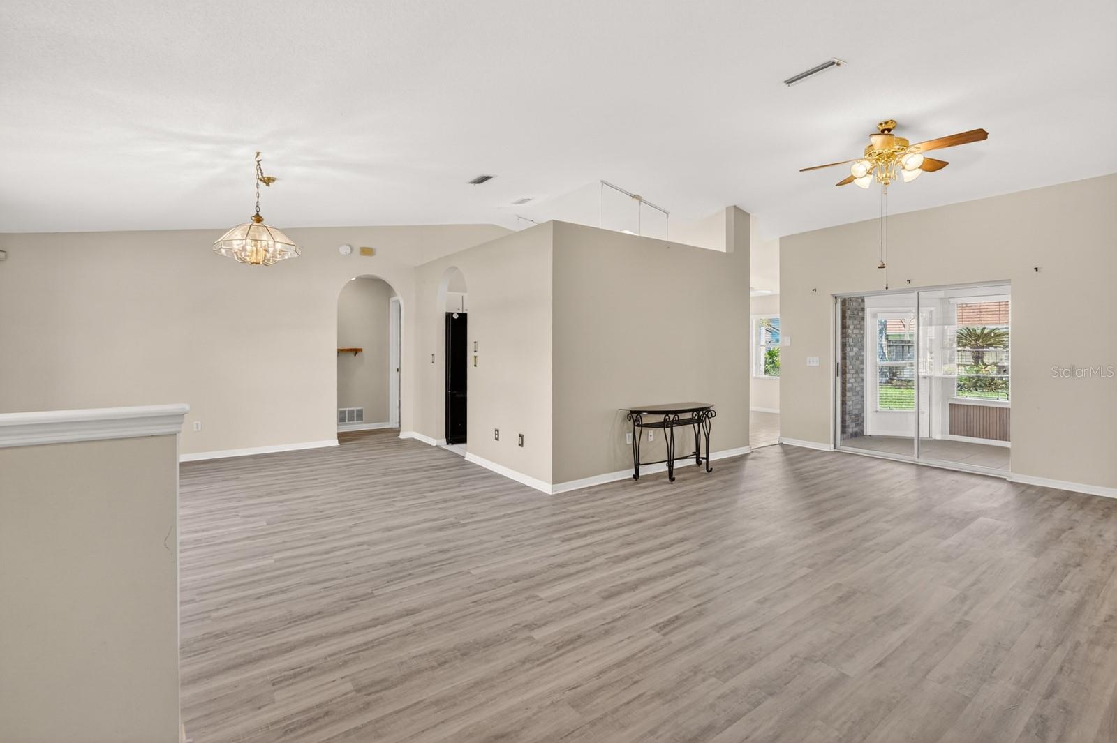 PINE LAKES - Residential