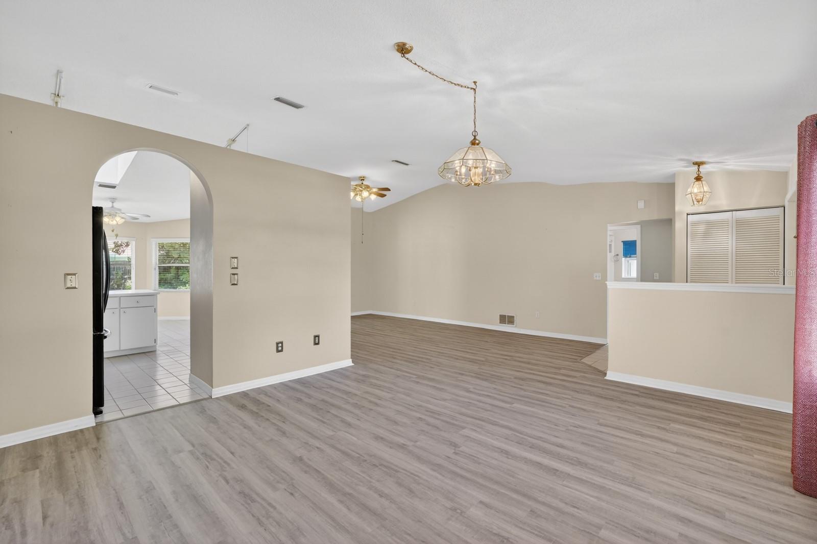 PINE LAKES - Residential