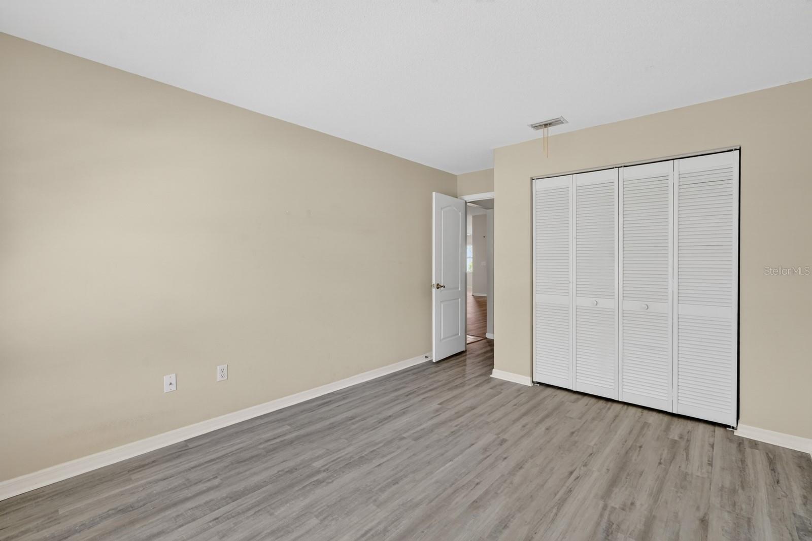 PINE LAKES - Residential