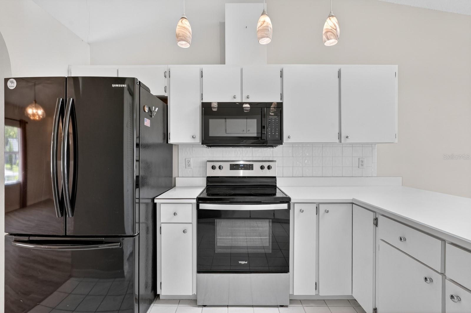 PINE LAKES - Residential