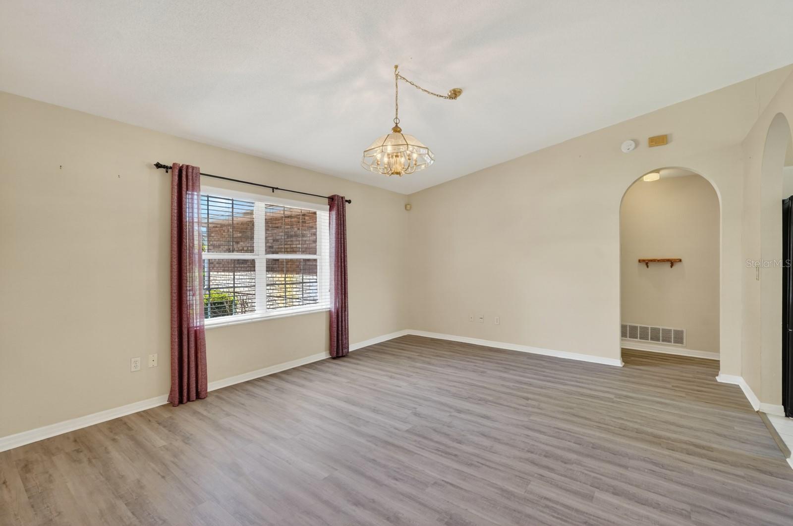 PINE LAKES - Residential