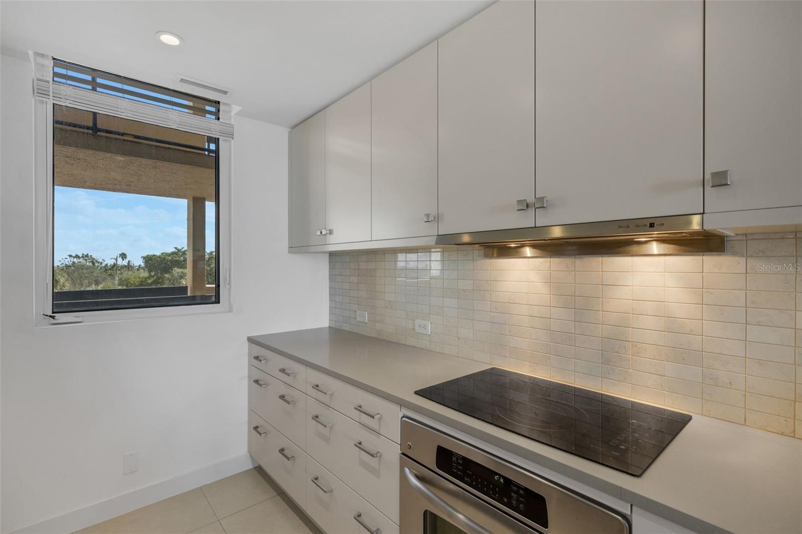 BEACHPLACE III - Residential