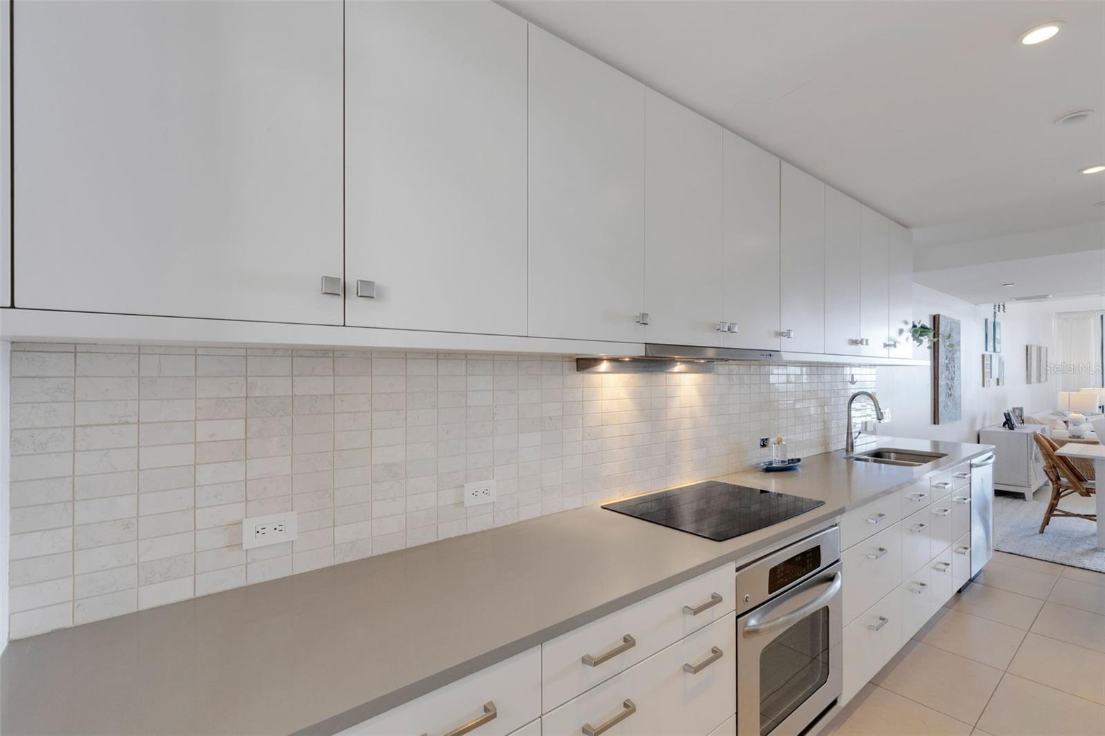 BEACHPLACE III - Residential