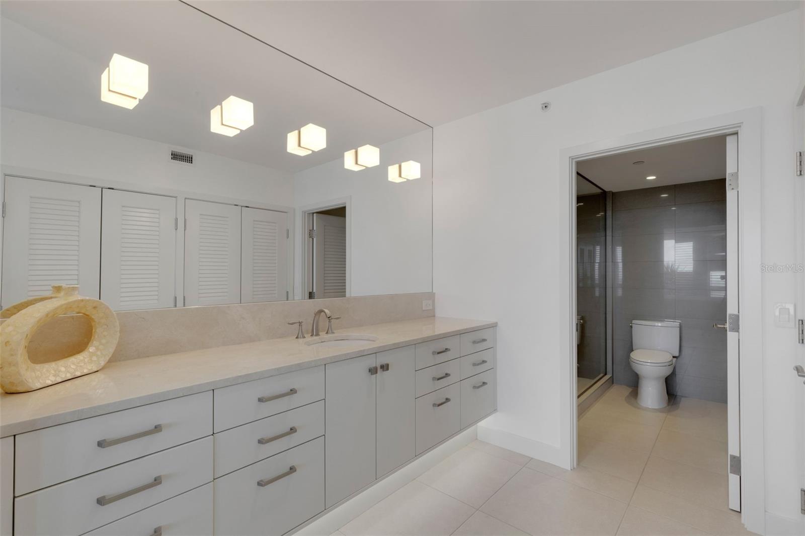 BEACHPLACE III - Residential