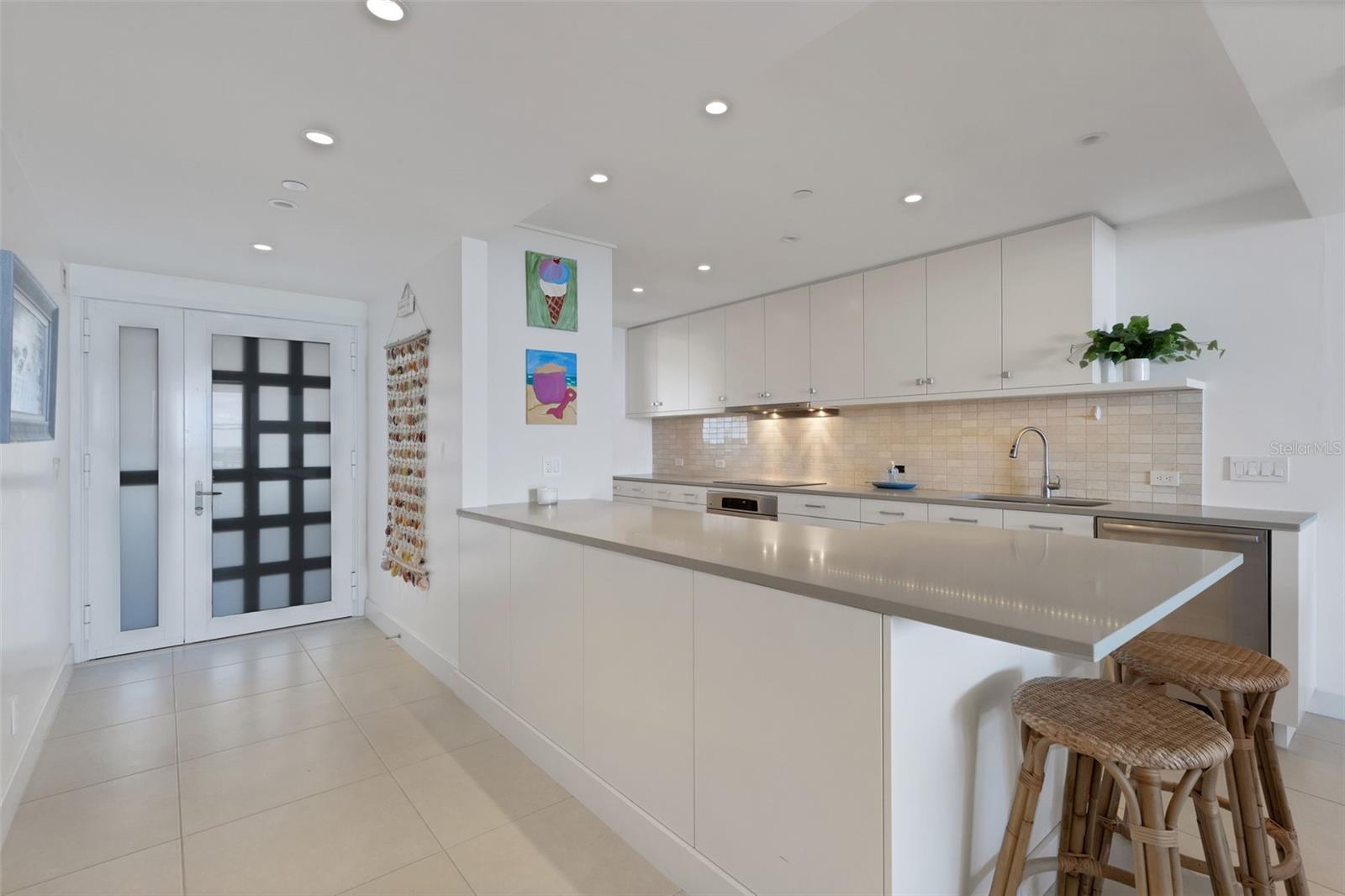 BEACHPLACE III - Residential