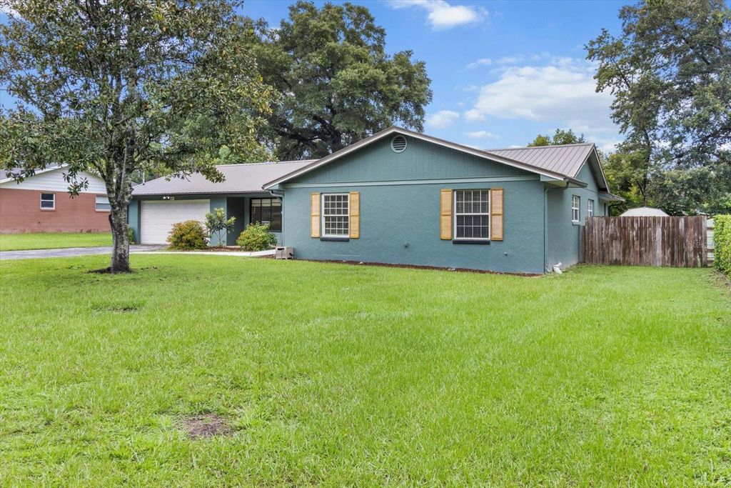 Photo of 4015 SE 15th Street, Ocala, FL 34471 (MLS # OM706468)
