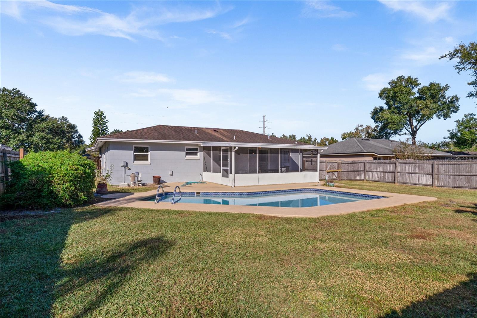 LAKE SEARCY SHORES - Residential