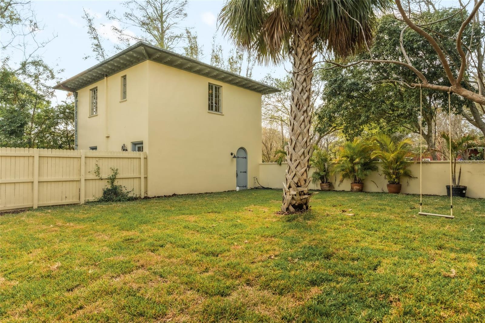 HARBOR OAKS - Residential