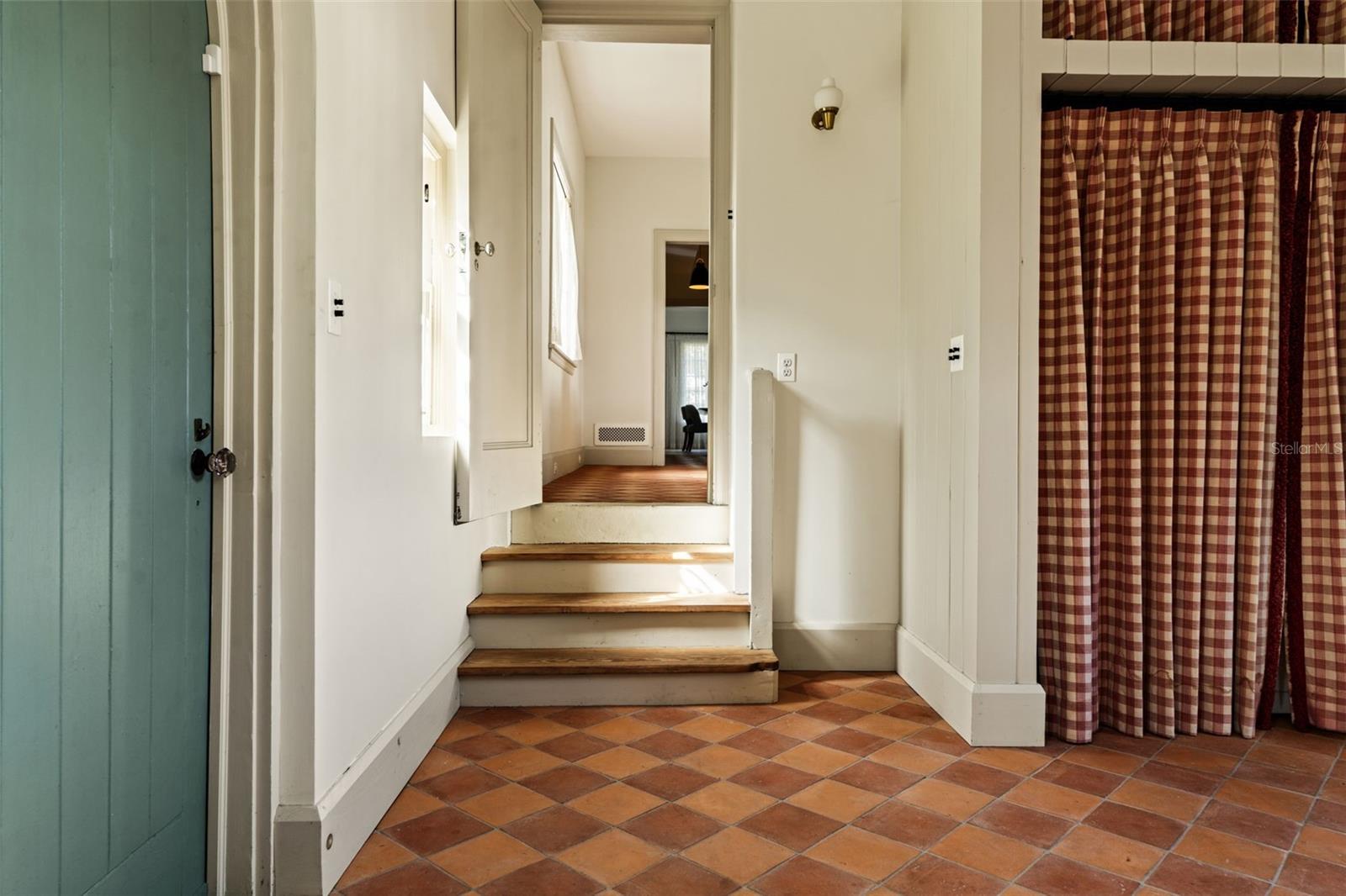 HARBOR OAKS - Residential