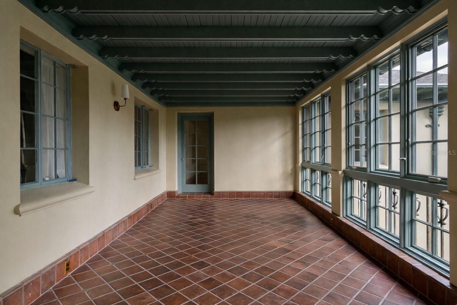 HARBOR OAKS - Residential