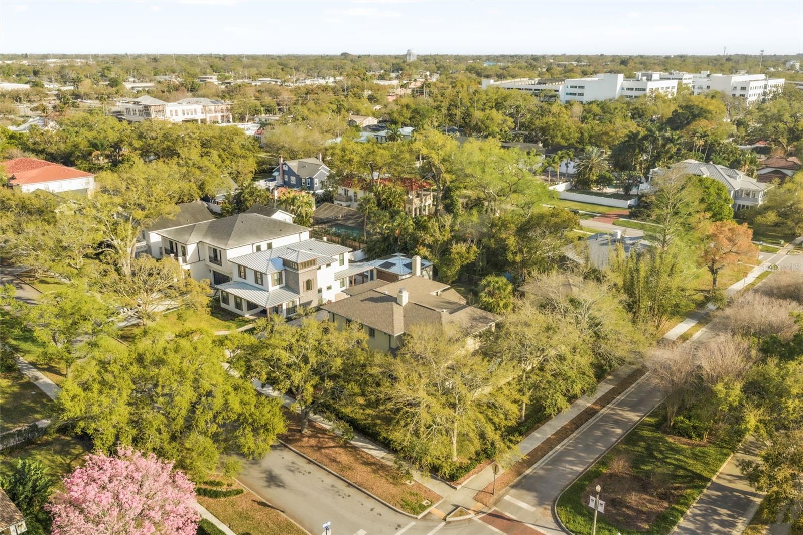 HARBOR OAKS - Residential