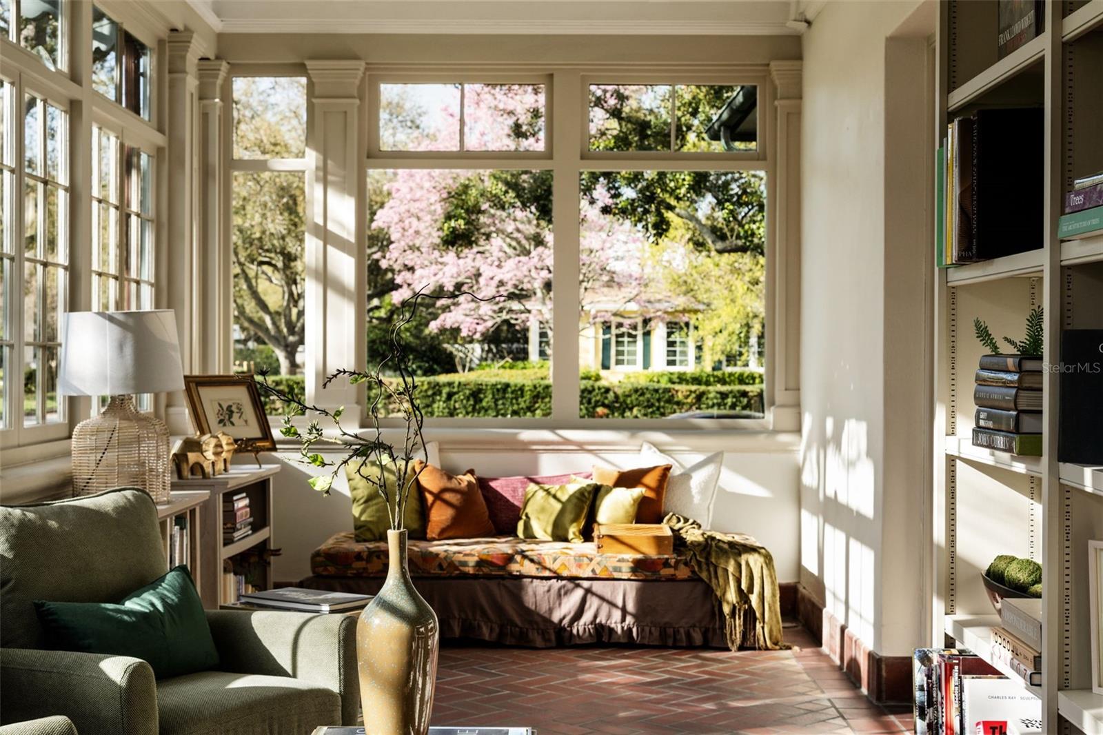 HARBOR OAKS - Residential