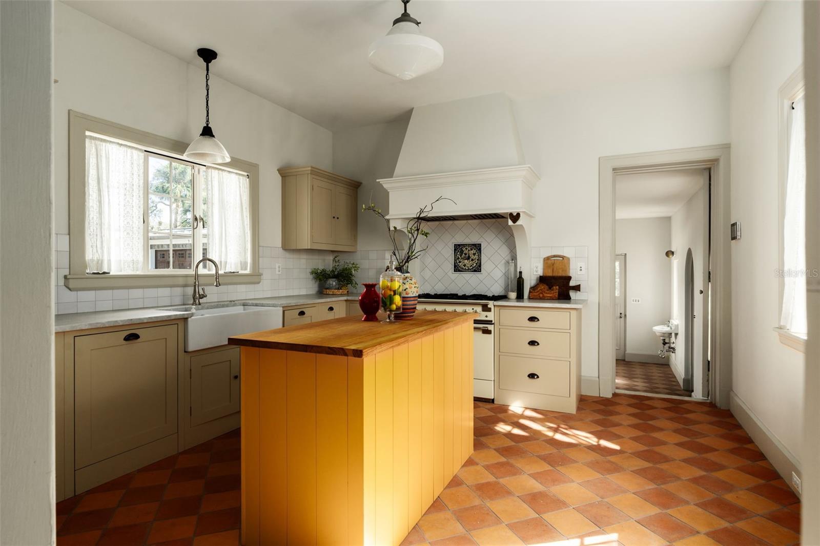 HARBOR OAKS - Residential