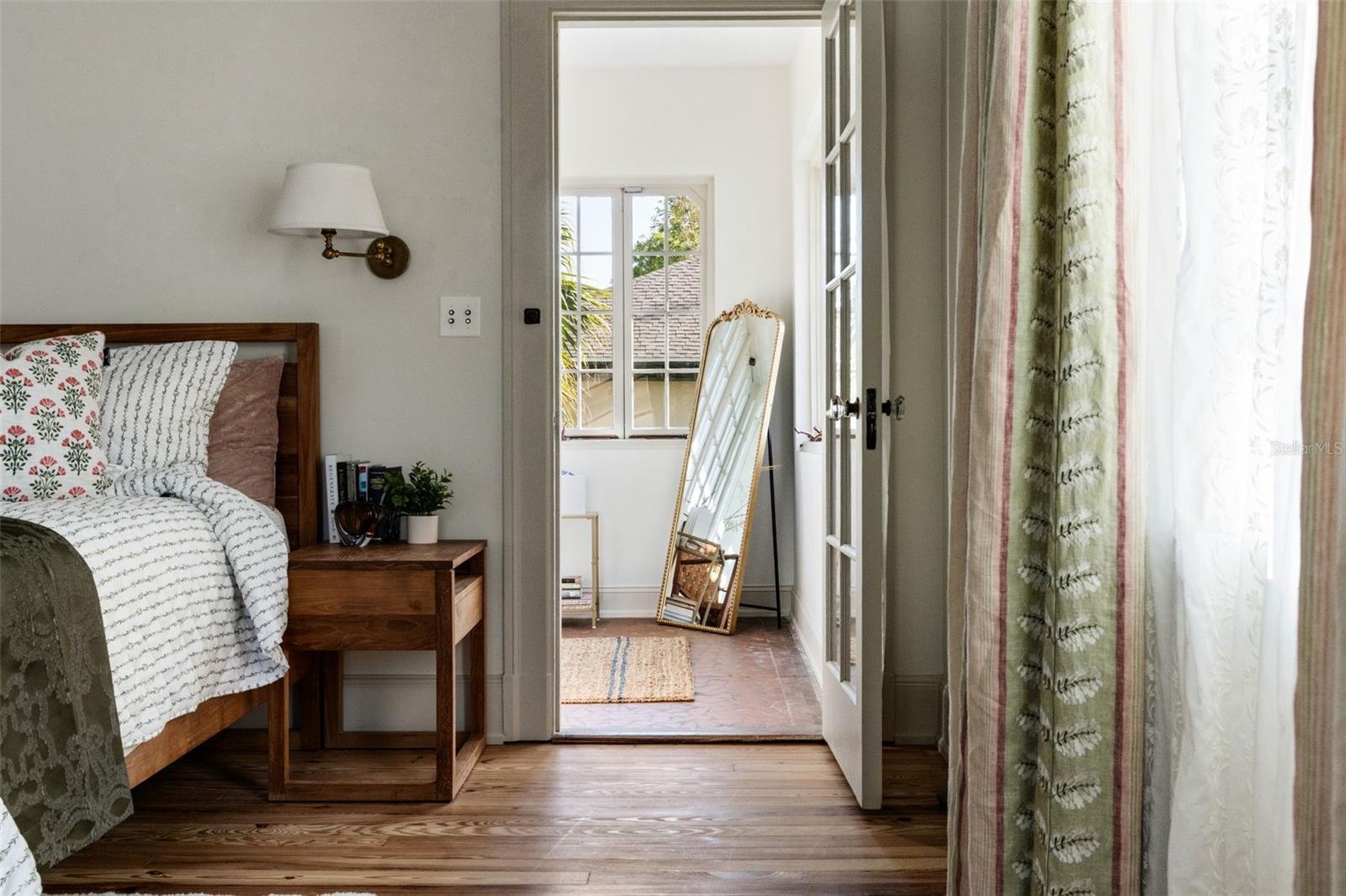 HARBOR OAKS - Residential