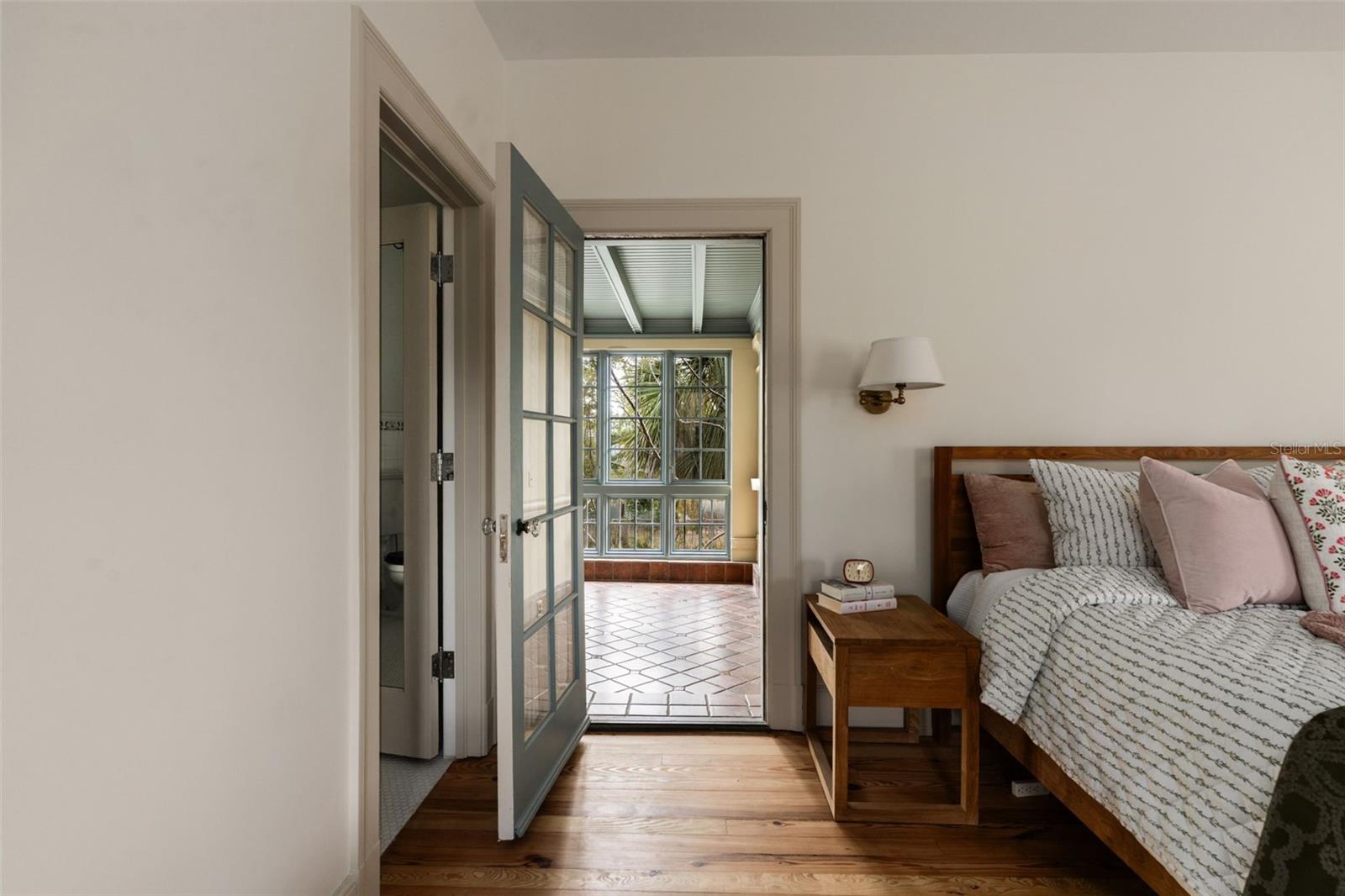 HARBOR OAKS - Residential