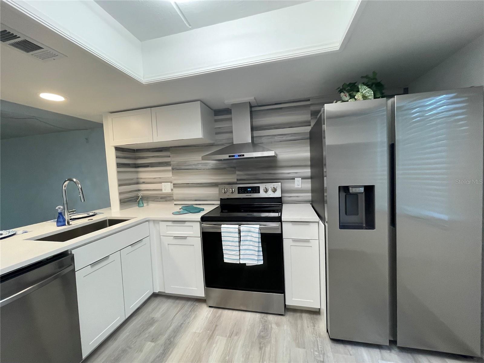 103 PALMETTO COURT 103