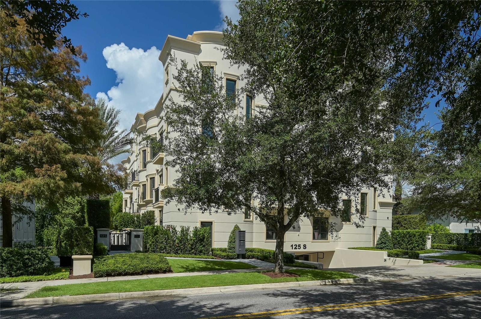 125 S INTERLACHEN AVENUE 1