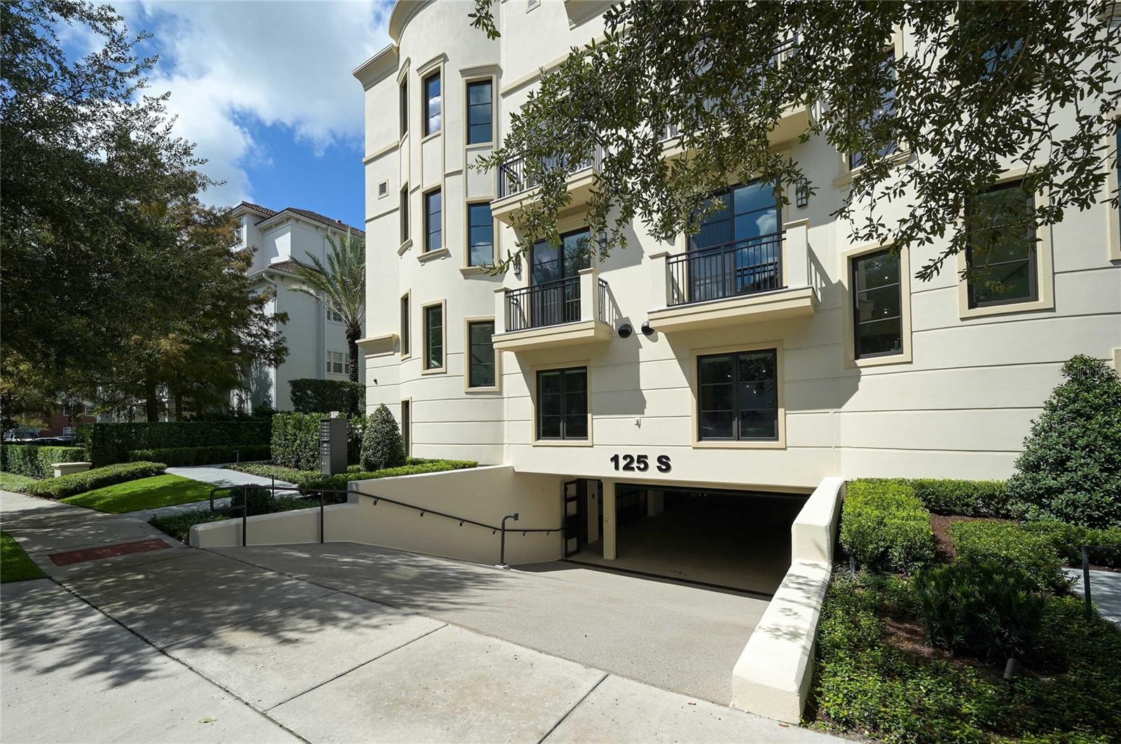 125 S INTERLACHEN AVENUE 1