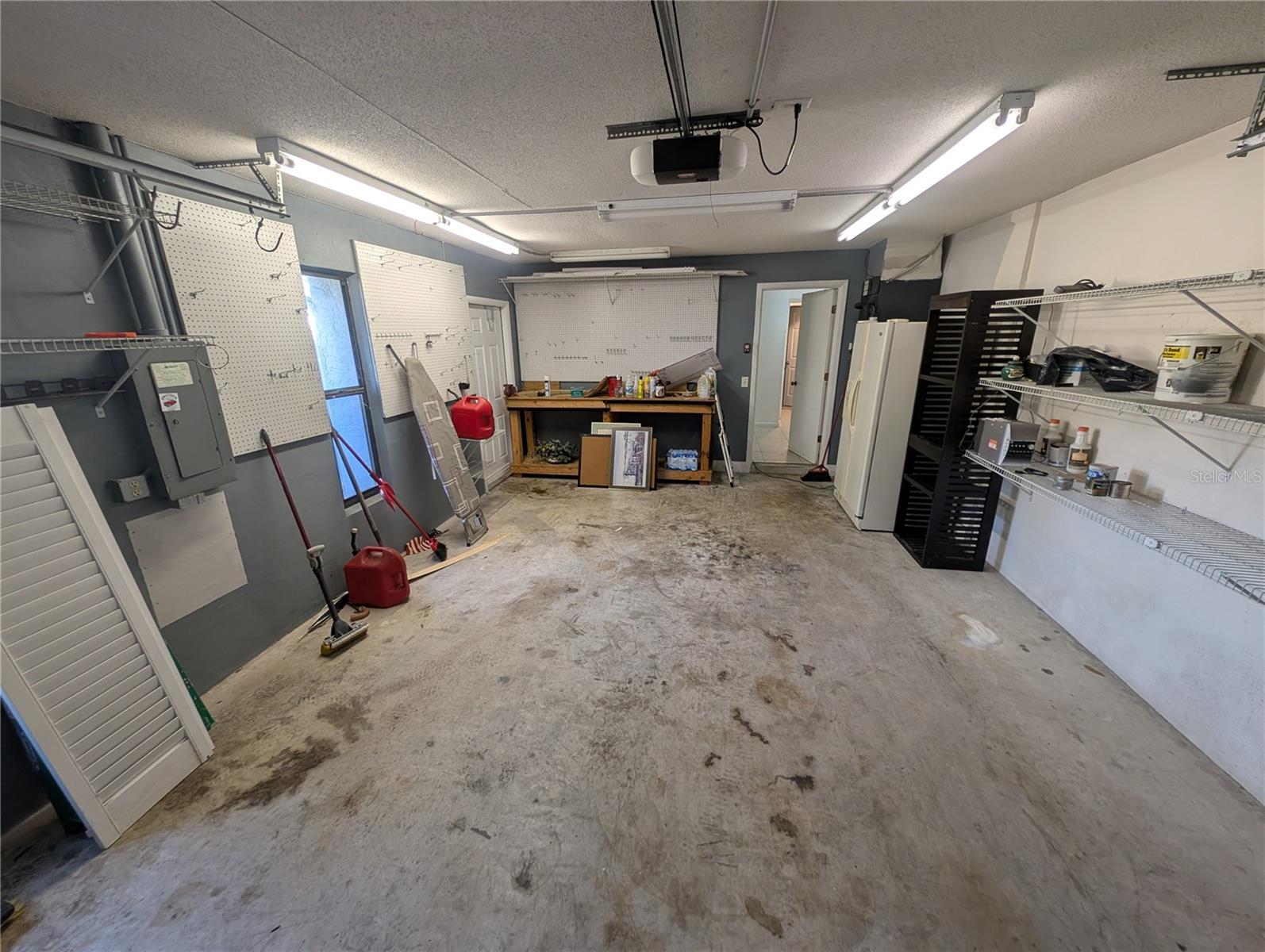 BROYHILL ESTATES - Residential