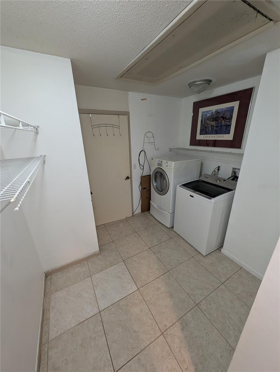 BROYHILL ESTATES - Residential