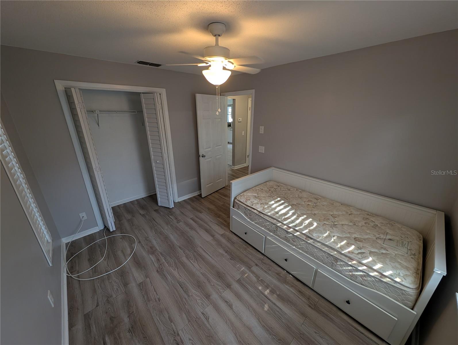 BROYHILL ESTATES - Residential